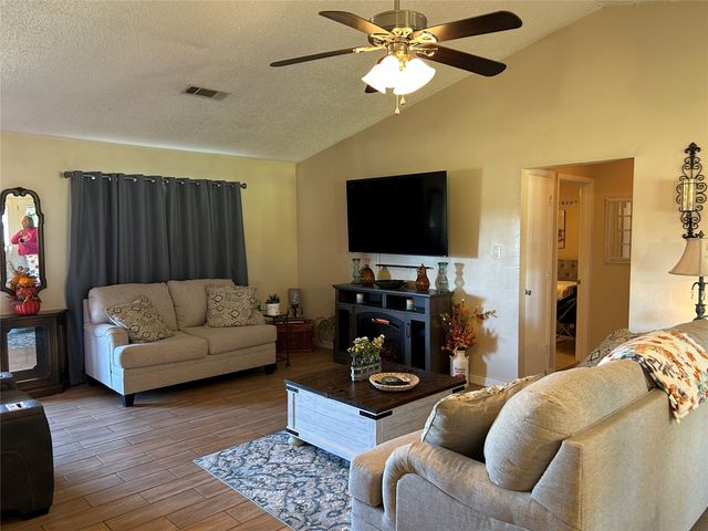 9885 Silver Creek Drive, Scurry, TX 75158