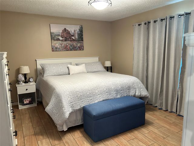 9885 Silver Creek Drive, Scurry, TX 75158