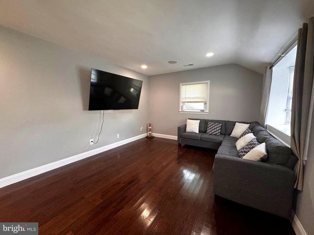 4010 73RD AVE, Hyattsville, MD 20784