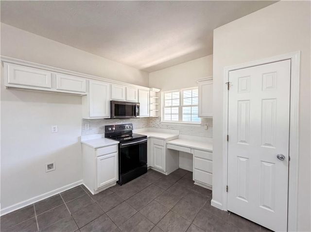 130 White Acres Drive, Stockbridge, GA 30281
