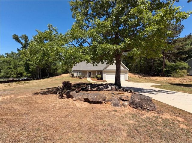 130 White Acres Drive, Stockbridge, GA 30281