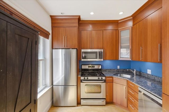 7 Stillman Pl 5, Boston, MA 02113