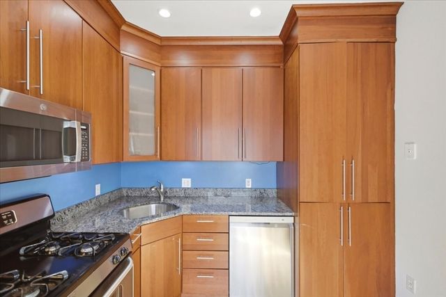 7 Stillman Pl 5, Boston, MA 02113