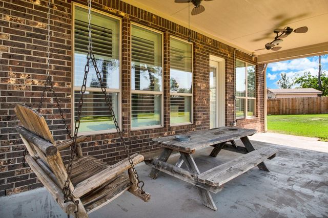 9039 Charncross Lane, Tomball, TX 77375