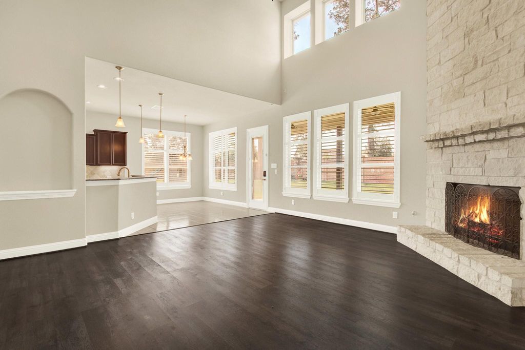 9039 Charncross Lane, Tomball, TX 77375