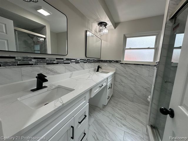 3007 Warrington Drive, Sterling Heights, MI 48310
