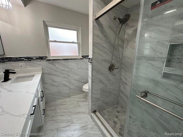 3007 Warrington Drive, Sterling Heights, MI 48310