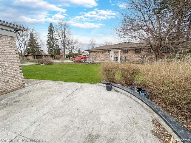 3007 Warrington Drive, Sterling Heights, MI 48310