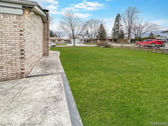 3007 Warrington Drive, Sterling Heights, MI 48310
