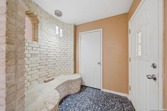 5007 DEL ORO CIR, San Antonio, TX 78233