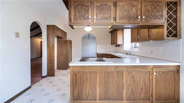 16900 E 49th Terrace S, Independence, MO 64055