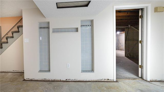 16900 E 49th Terrace S, Independence, MO 64055