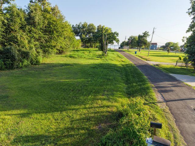 231 Boat Dock Street, Livingston, TX 77351