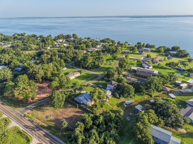 231 Boat Dock Street, Livingston, TX 77351