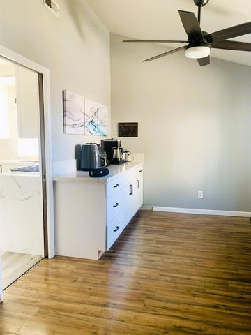 1049 Compass Ln, Manteca, CA 95337