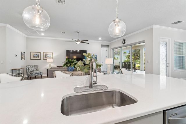 6112 WATERCOLOR DRIVE, Lithia, FL 33547