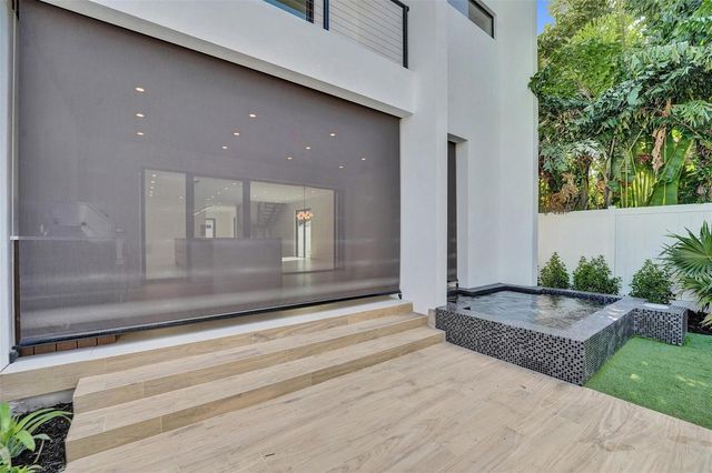 1525 NE 15TH Avenue, Fort Lauderdale, FL 33304