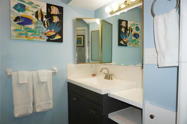 4337 TAHITIAN GARDENS CIRCLE F, Holiday, FL 34691