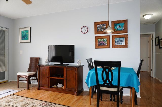 4337 TAHITIAN GARDENS CIRCLE F, Holiday, FL 34691