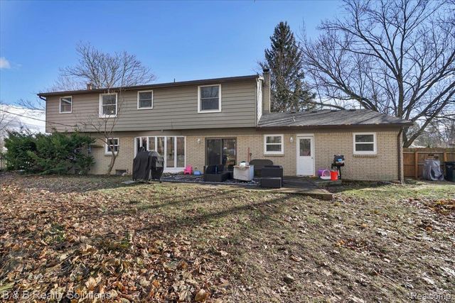 5011 Vincent Trail, Shelby Charter Township, MI 48316