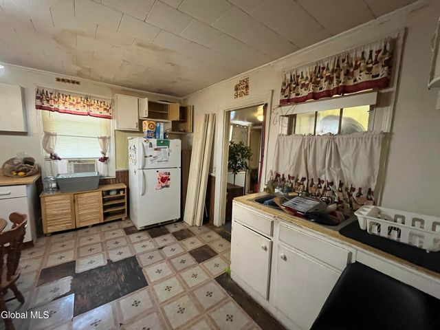 40 Sargent Street, Cohoes, NY 12047