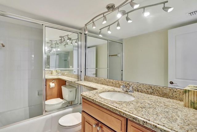 1021 Hillsboro Mile 1108, Hillsboro Beach, FL 33062