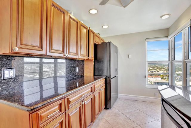 1021 Hillsboro Mile 1108, Hillsboro Beach, FL 33062