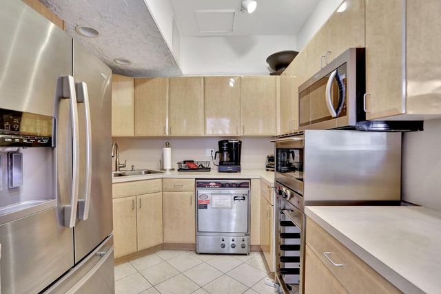 1021 Hillsboro Mile 1108, Hillsboro Beach, FL 33062