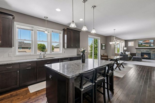 19495 Hilldale Avenue, Lakeville, MN 55044
