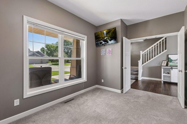 19495 Hilldale Avenue, Lakeville, MN 55044