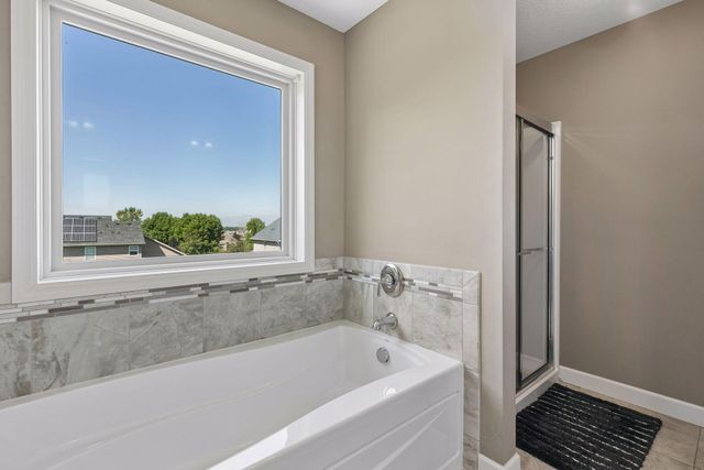 19495 Hilldale Avenue, Lakeville, MN 55044