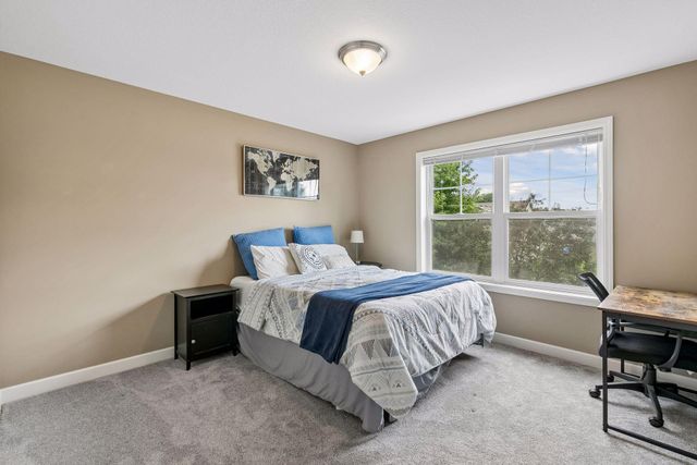 19495 Hilldale Avenue, Lakeville, MN 55044