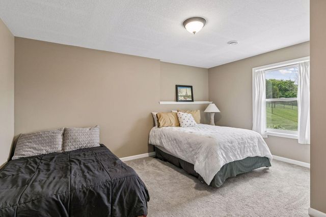 19495 Hilldale Avenue, Lakeville, MN 55044