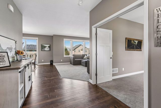 19495 Hilldale Avenue, Lakeville, MN 55044