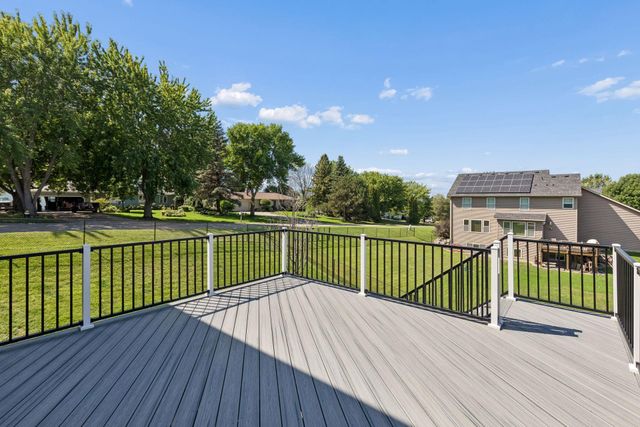 19495 Hilldale Avenue, Lakeville, MN 55044