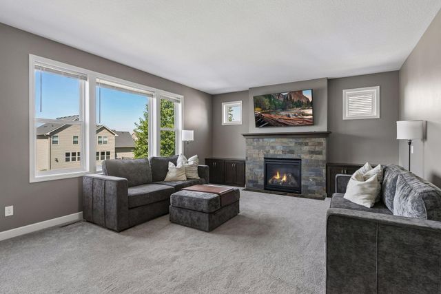 19495 Hilldale Avenue, Lakeville, MN 55044