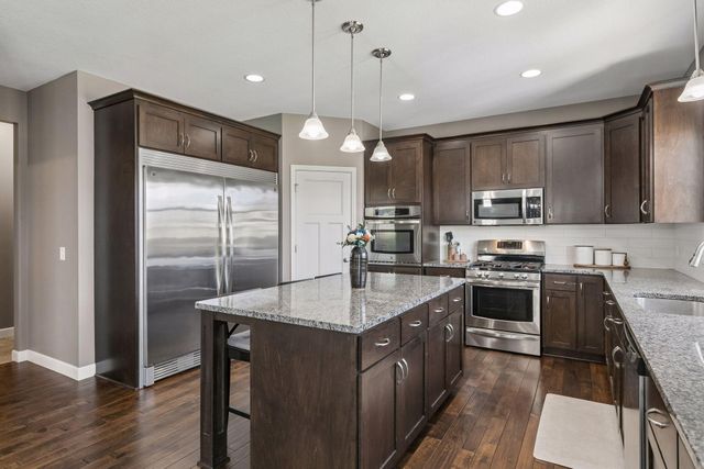 19495 Hilldale Avenue, Lakeville, MN 55044