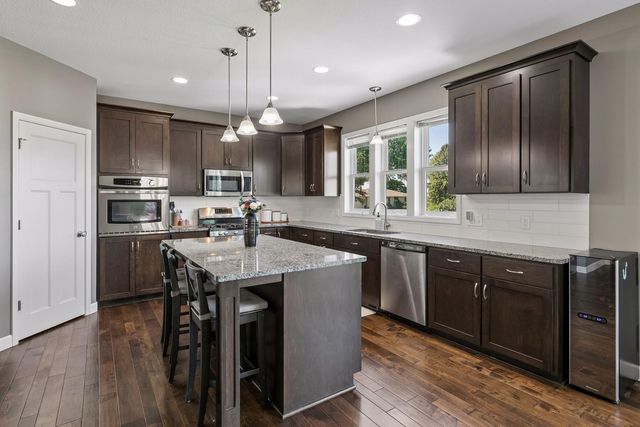 19495 Hilldale Avenue, Lakeville, MN 55044
