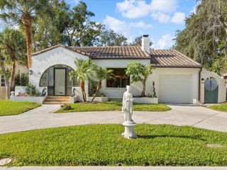721 SNELL ISLE BOULEVARD NE, St Petersburg, FL 33704