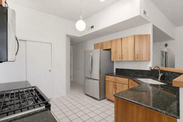 2702 La Silla Dorada, Santa Fe, NM 87505