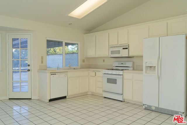 524 Ventura Avenue, Corona, CA 92879