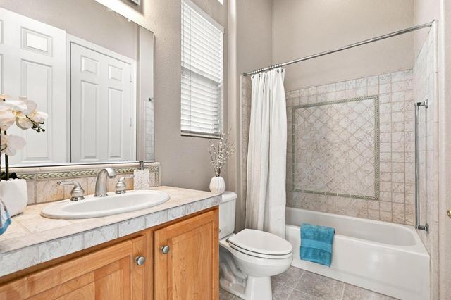 932 Gardner Ct, Lincoln, CA 95648