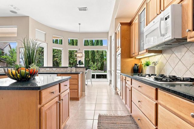 932 Gardner Ct, Lincoln, CA 95648