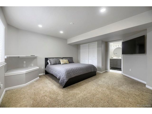 16845 E Maplewood Dr, Aurora, CO 80016