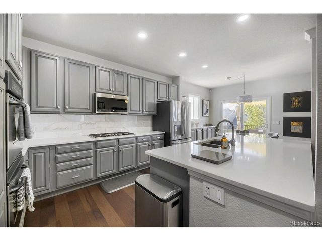 16845 E Maplewood Dr, Aurora, CO 80016