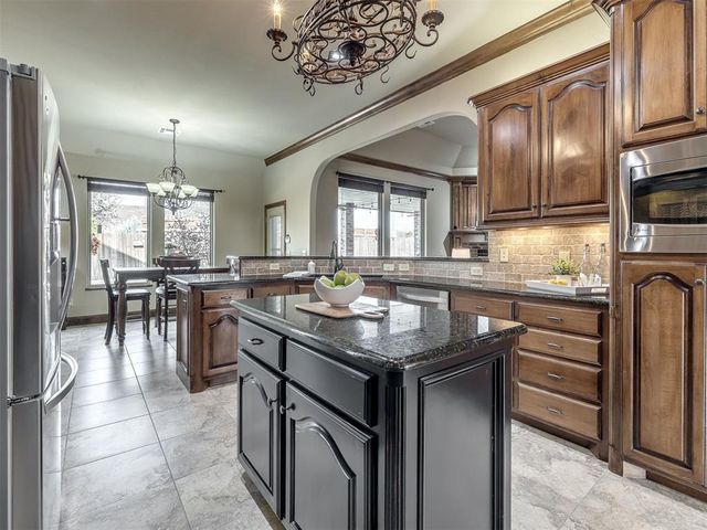 1509 Briar Meade Circle, Edmond, OK 73025