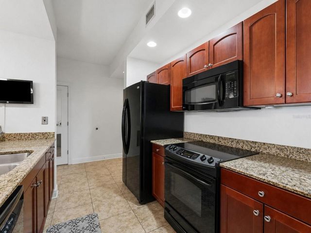 628 CLEVELAND STREET 1211, Clearwater, FL 33755