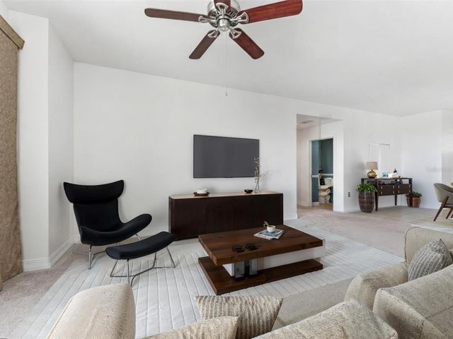 628 CLEVELAND STREET 1211, Clearwater, FL 33755