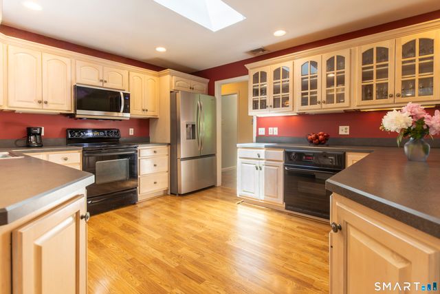 19 Tower Lane, Shelton, CT 06484