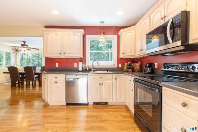 19 Tower Lane, Shelton, CT 06484